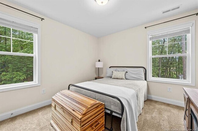 Building Photo - 400 Everest Ct