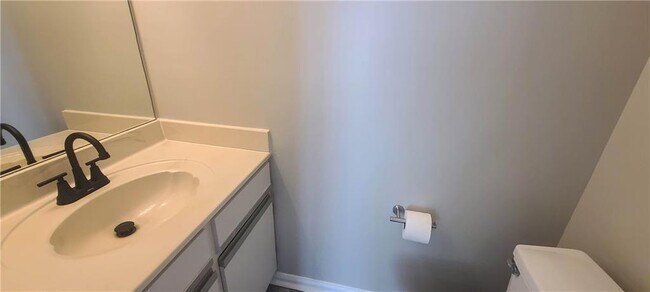 Building Photo - 2120 Fairways Ct