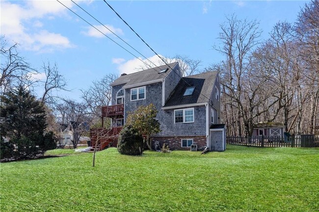 Building Photo - 1059 E Shore Rd