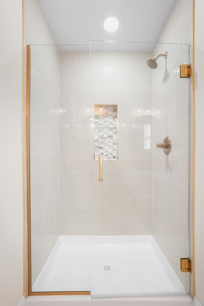 Building Photo - 5013 Bentwood Ct