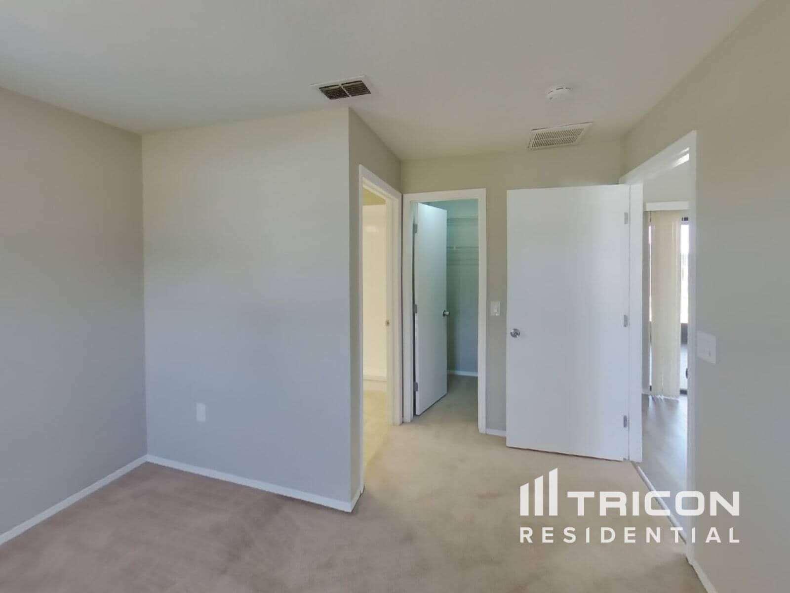 Building Photo - 3026 Aldoro Ave