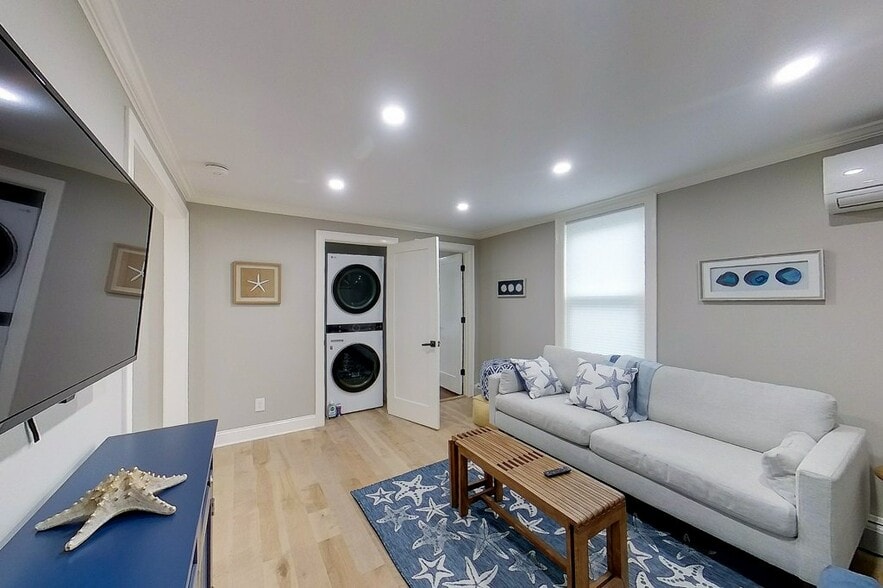 Building Photo - 30 Prospect Hill St