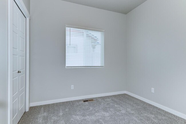 Building Photo - 2207 Ison Ct