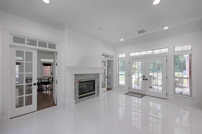 Building Photo - 11492 Majestic Dr