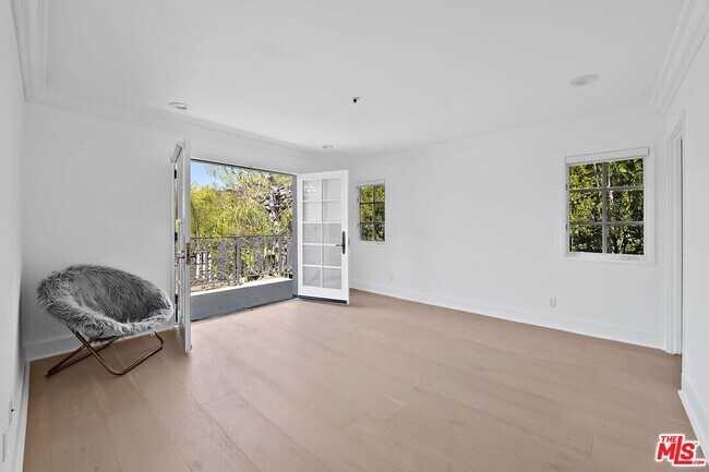 Building Photo - 2387 Stratford Cir