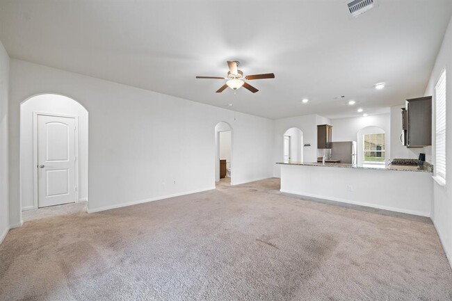 Building Photo - 569 Amberwood Pk Dr