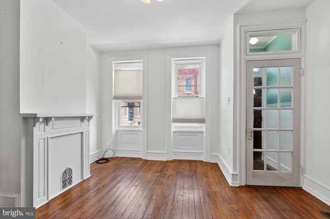 Building Photo - 1910 N Howard St