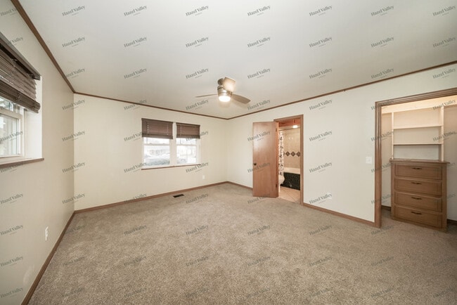 Building Photo - 3225 NW 35th Pl