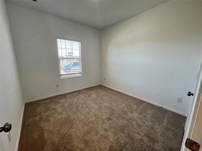 Building Photo - 2400 Fullmoon Dr