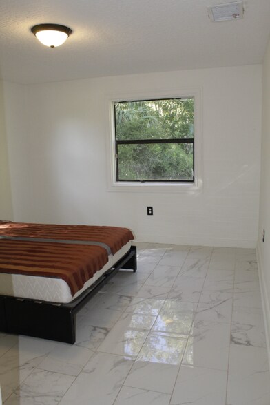 Building Photo - 24301 E Colonial Dr