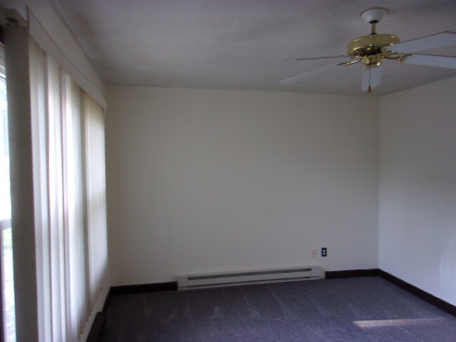 Building Photo - 1211 State St