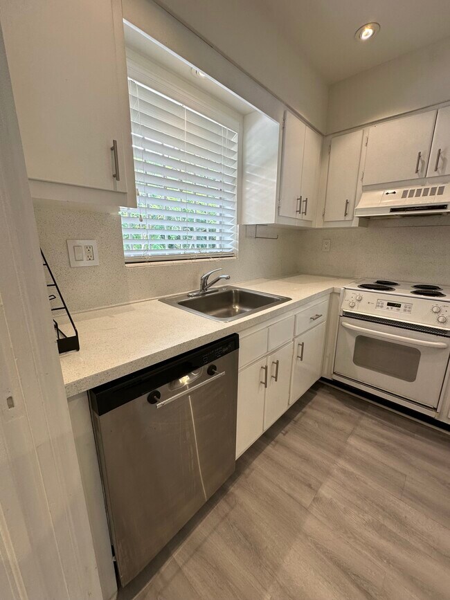 Building Photo - 7505 SW 82nd St