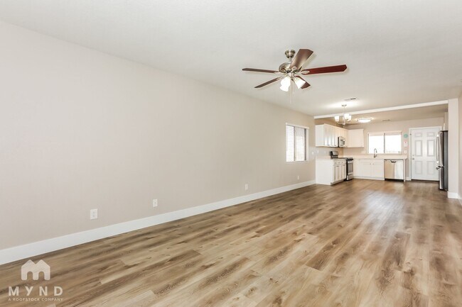 Building Photo - 39922 Calabria St