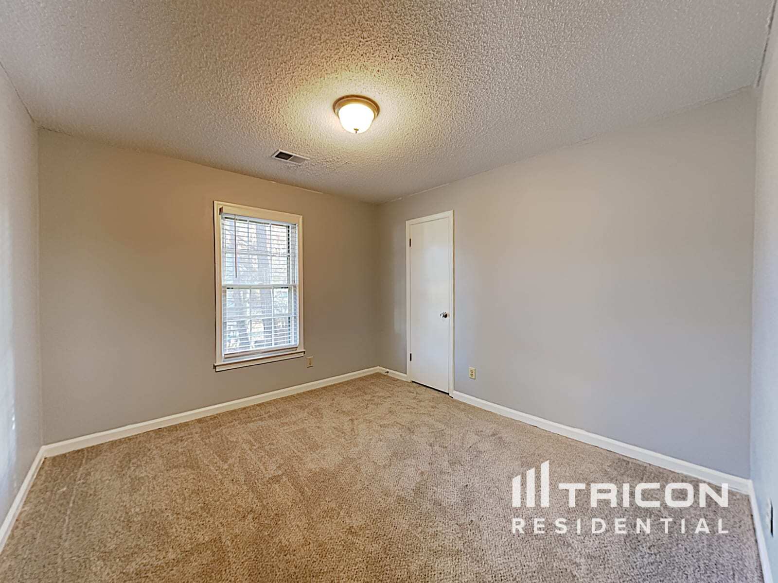 Building Photo - 389 Hillridge Dr