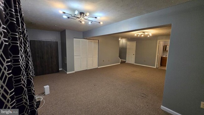 Building Photo - 6565 Ronald Rd