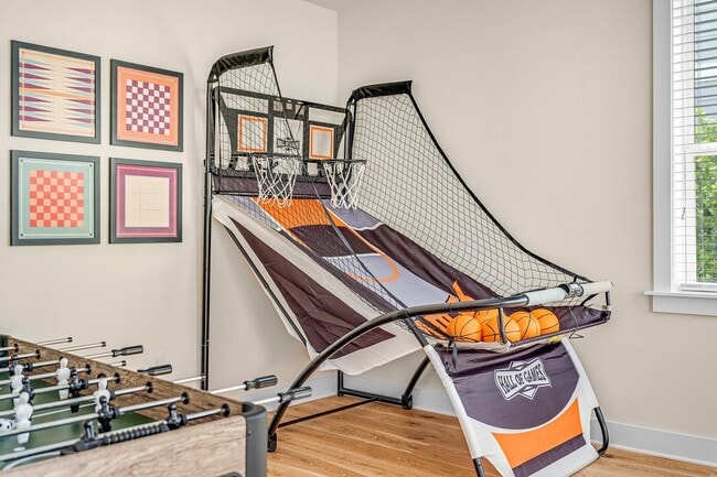 Building Photo - 79 Grande Pointe Dr