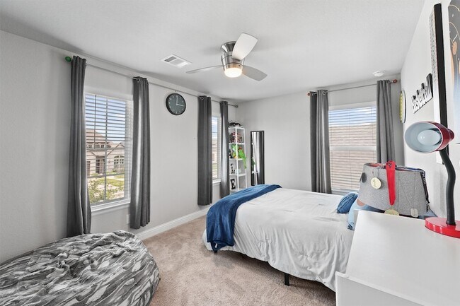 Building Photo - 4050 Shackleton Ct