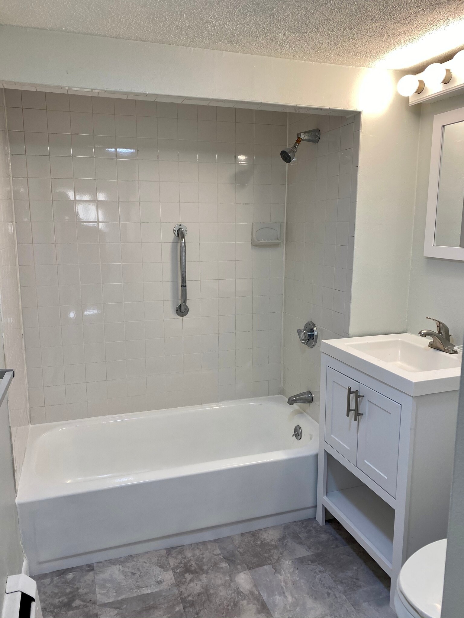 Building Photo - 56 Broadway