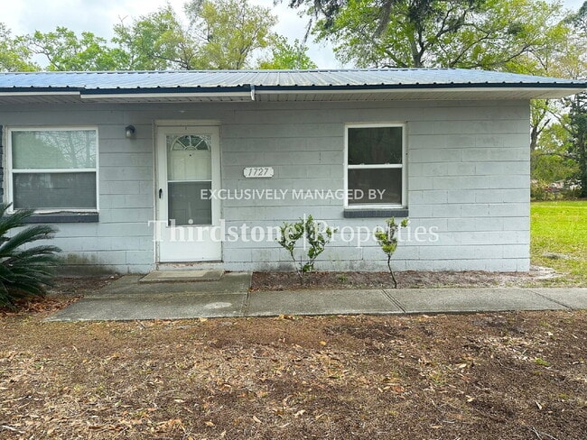 Building Photo - 1727 Lindsey Rd