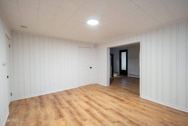 Building Photo - 37 Undine St