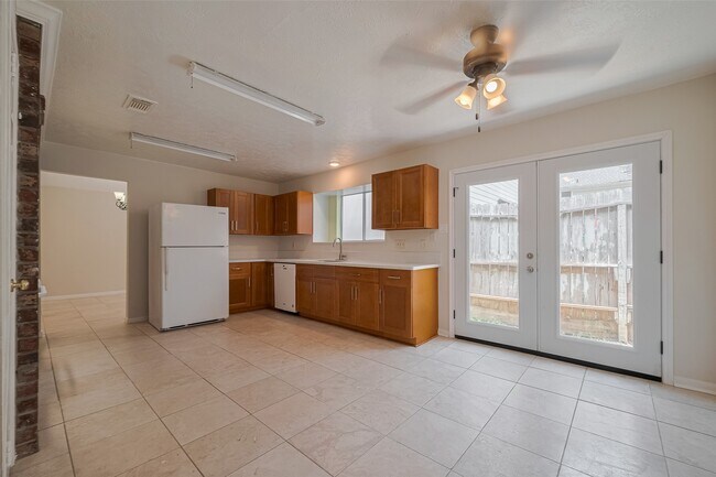 Building Photo - 21319 Park Mill Ln