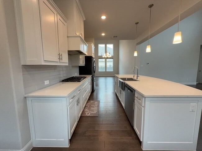 Building Photo - 7021 Lookout Ln