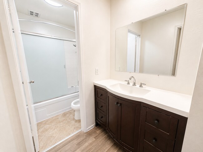 Building Photo - Fremont 1 bedroom is in central location near everything