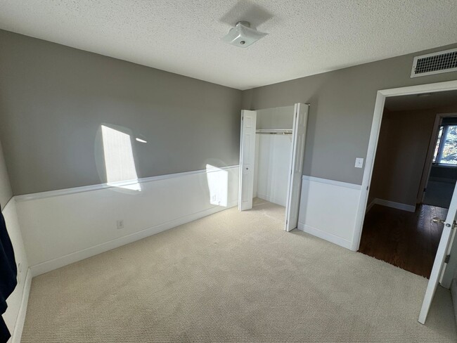 Building Photo - Beautiful Updated Home