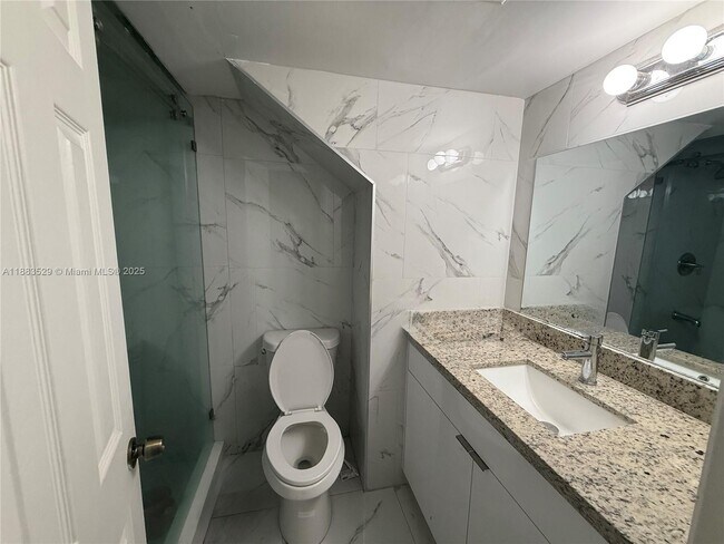Building Photo - 27 Laredo Pl