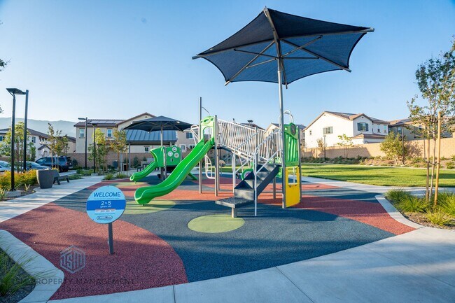 Building Photo - 16040 Olivas Ln