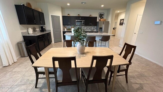 Building Photo - 30998 W Earll Dr