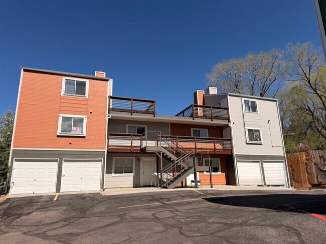 Building Photo - 579 Winnie Way