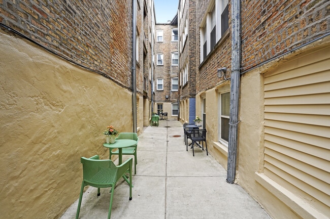 Building Photo - 3741 W Argyle St
