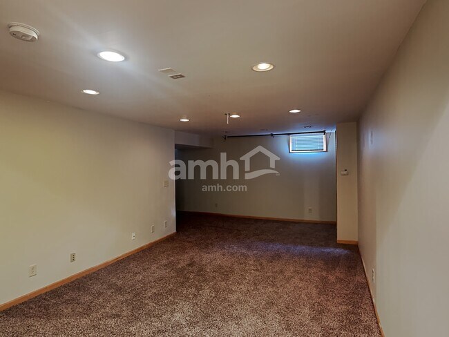 Building Photo - 1810 Penwood Pl