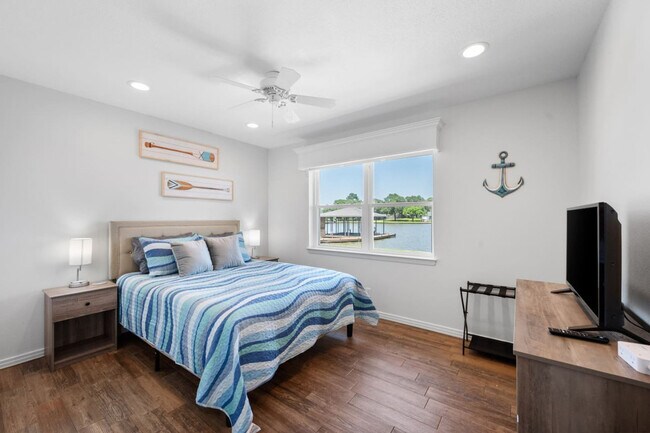 Building Photo - 1012 Chestnut Dr