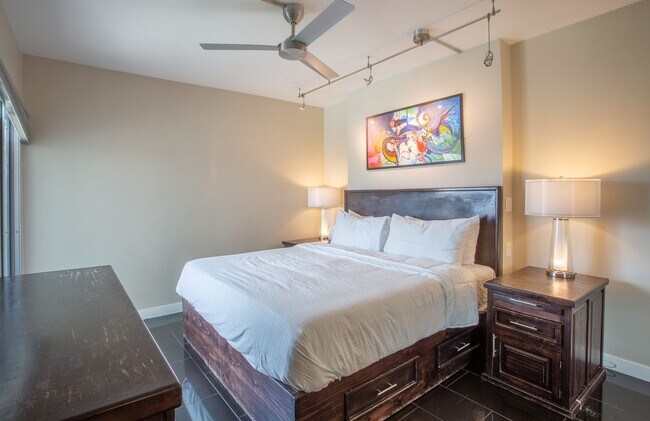 Building Photo - READY TO VIEW NOW! Gorgeous Downtown Phoen...