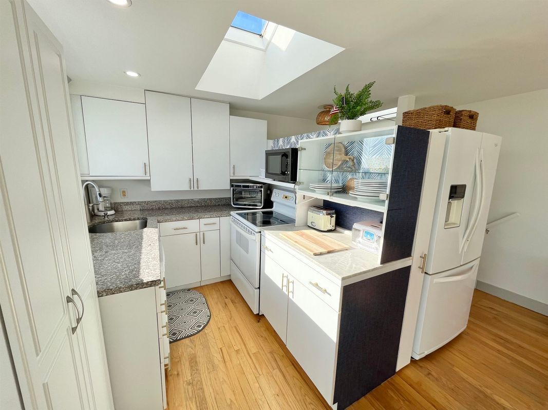 Building Photo - 1497 Ocean-3rd Floor