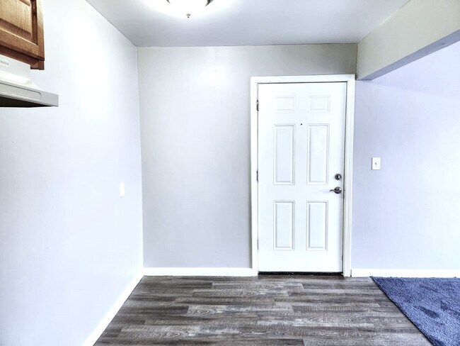 Building Photo - 16885 Lahser Rd