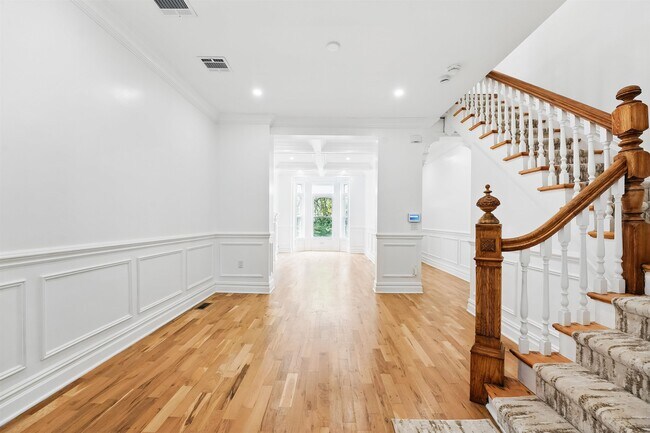 Building Photo - 52 Brinkerhoff St