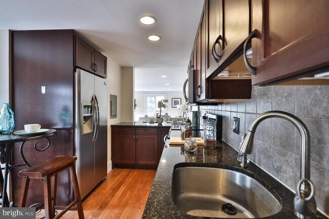 Building Photo - 630 N 17th St