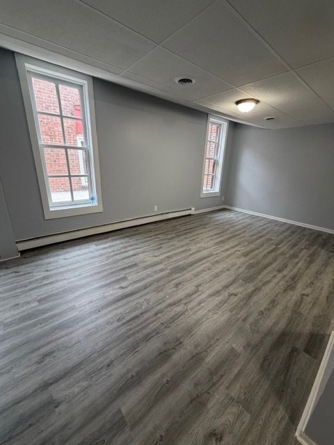 Building Photo - 205 Plum St
