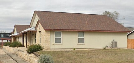 Building Photo - 486 Bridle Path