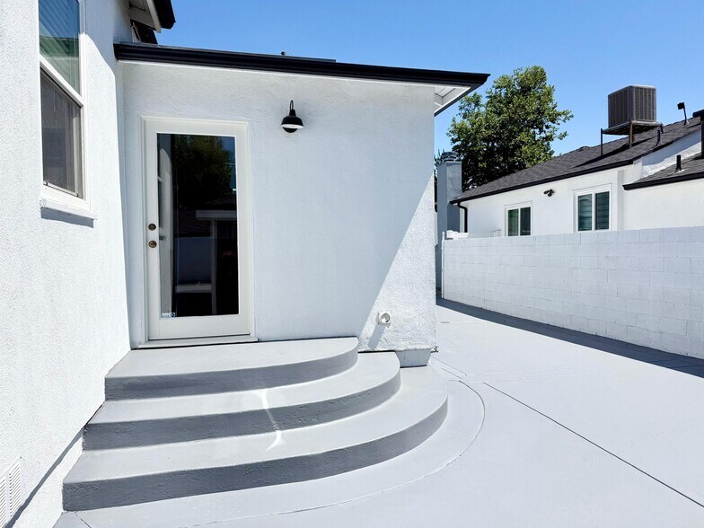 Building Photo - 5639 Natick Ave