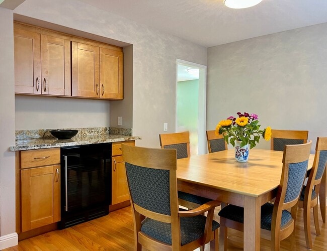 Building Photo - Largest of the very popular Kay floor plan...