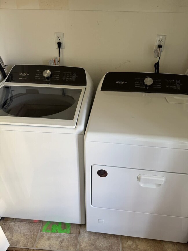 Building Photo - 15 Ferry St