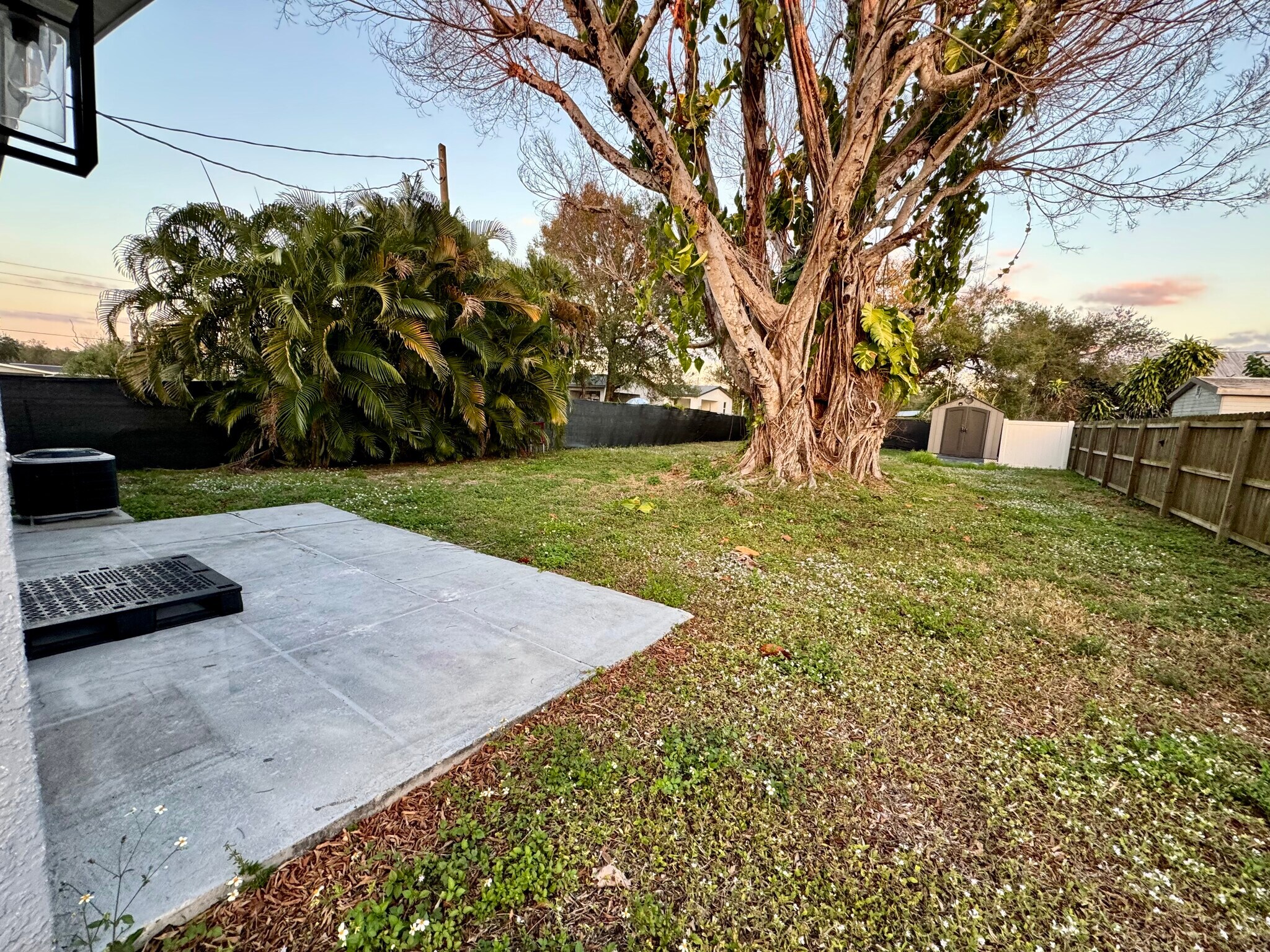 Building Photo - 1415 Diego St