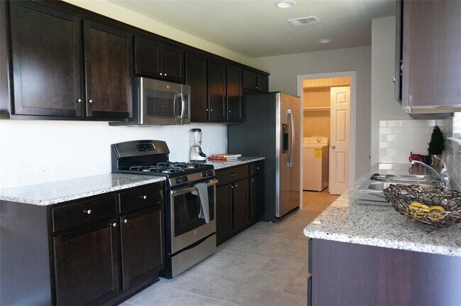 Building Photo - 399 Langely