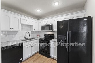 Building Photo - 116 Bowen St