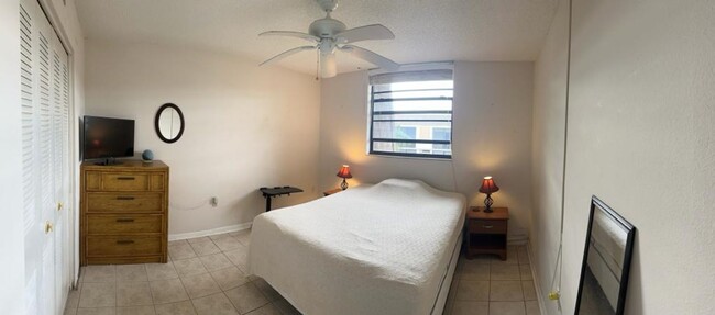 Building Photo - Furnished 2 Bedroom, 2 bath condo across f...