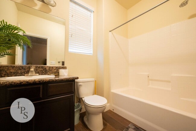 Building Photo - Sanger Home, 4BR/3BA, Near HighSchool + Parks -  Large Side Lot Included